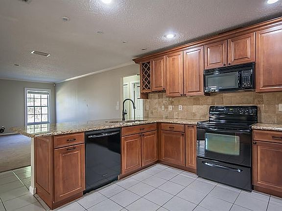 2nd image of 8643 Leighton Dr