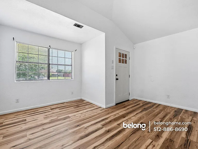 3103 Honeysuckle Cir #B — Photo 7