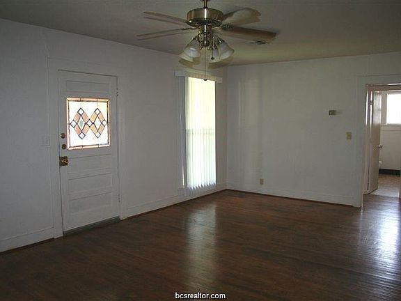 2nd image of 1305 E 25th St #1305