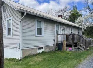 34 Edgewater Ave, Lewistown, PA 17044