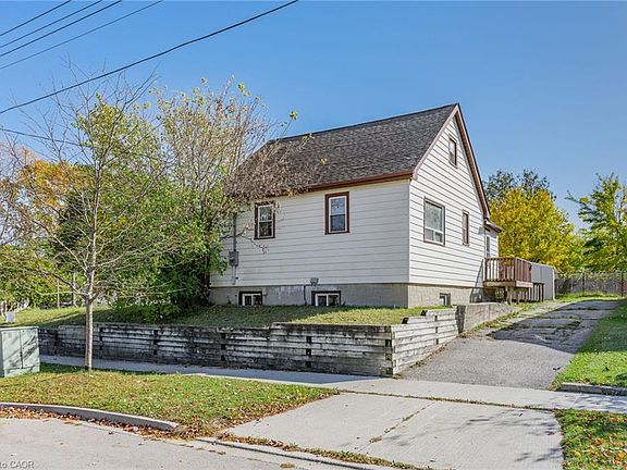 3rd image of 439 Alice Ave