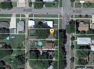 805 S Oak St, Pratt, KS 67124