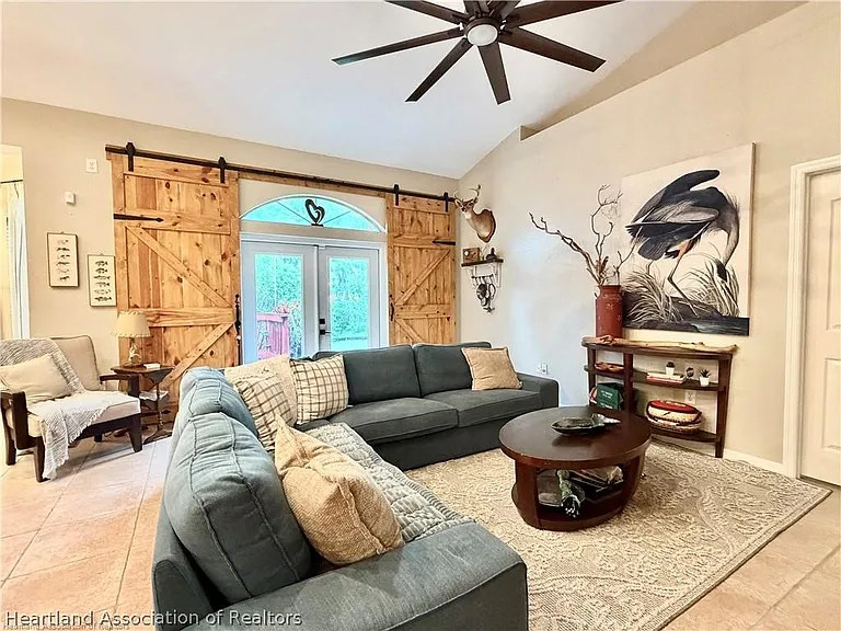 5615 County Road 621 — Photo 5