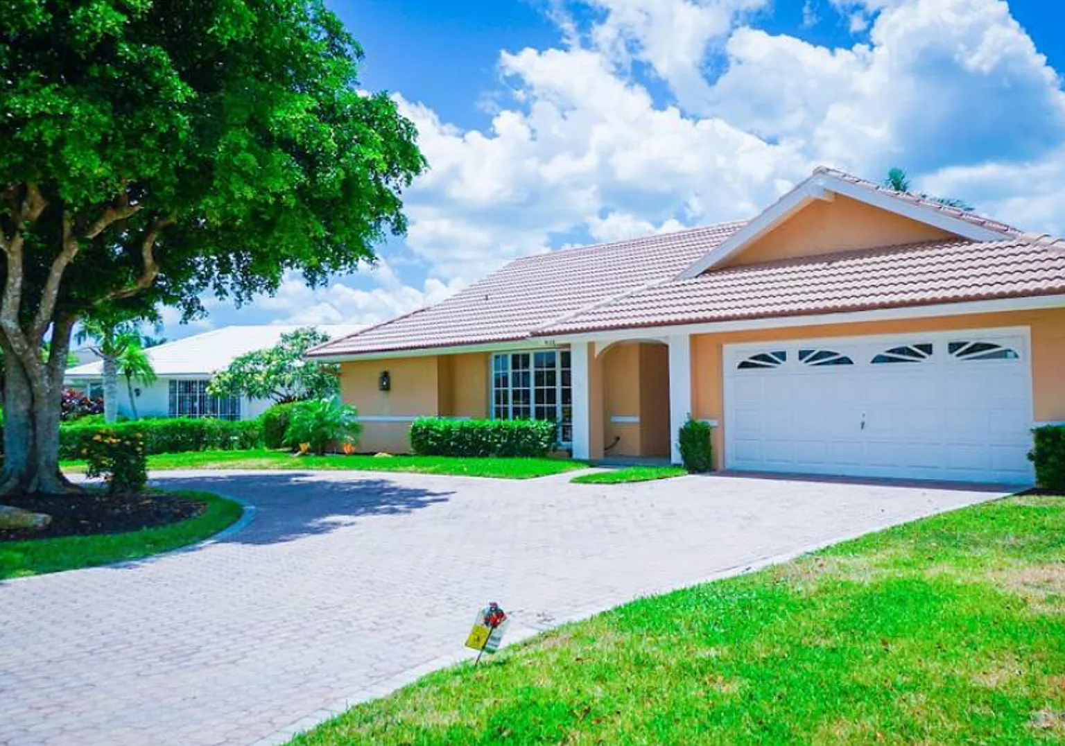 ** Beautiful 3-Bedroom\2-Bath Unfurnished Single Family Private Pool Home In Desirable Lely Count... — Photo 1