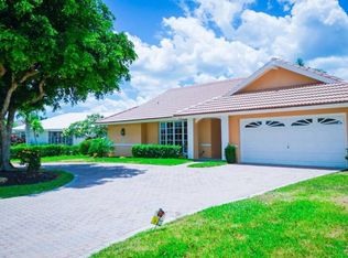 438 Torrey Pines Point, Naples, FL 34113