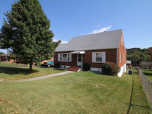 2nd image of 2338 Mowles Dr