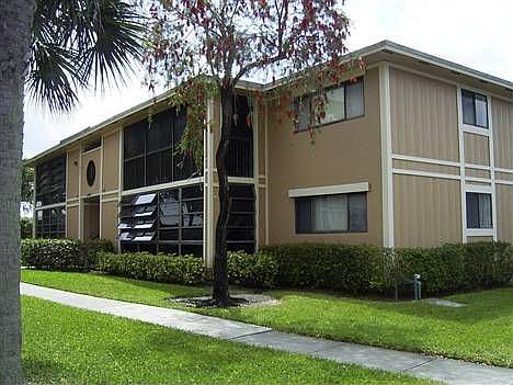 1st image of 7608 Ashmont Cir