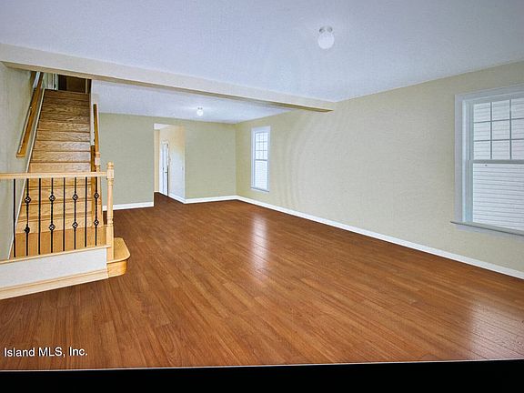 5465 Arthur Kill Rd living room/Dining room