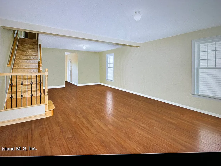 5465 Arthur Kill Rd living room/Dining room