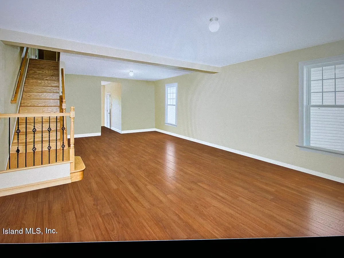 5465 Arthur Kill Rd living room/Dining room - 5463 Arthur Kill Rd #1