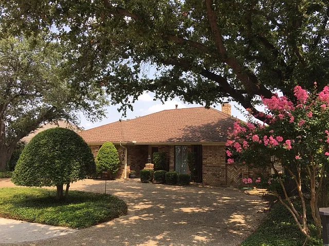 3 bed, 2195 sqft, $3,100 — Photo 2