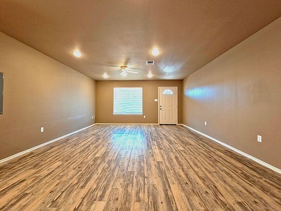 3rd image of 2221 E Main St