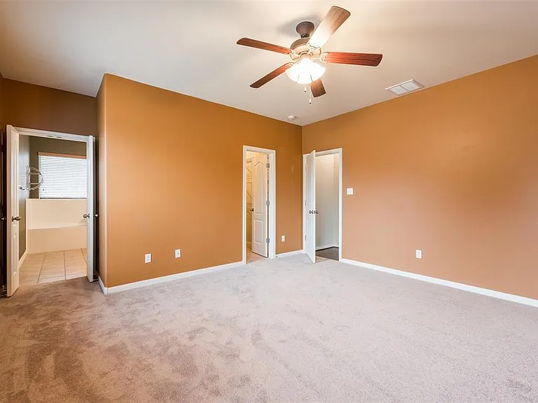 913 Brighton Pl — Photo 17