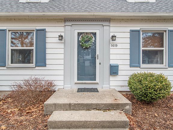 2nd image of 1619 Clifton Ave