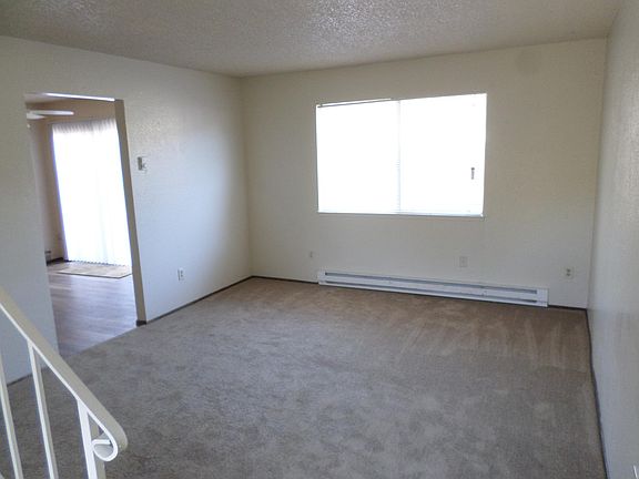 5th image of 350 Smalley Ave APT 3