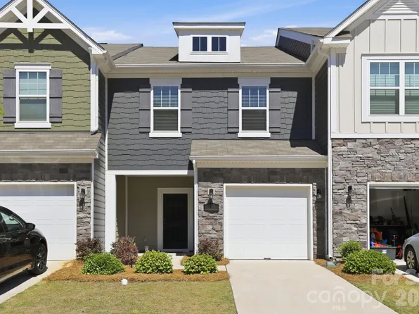 275 Harpers Run Ln, Matthews, NC 28104