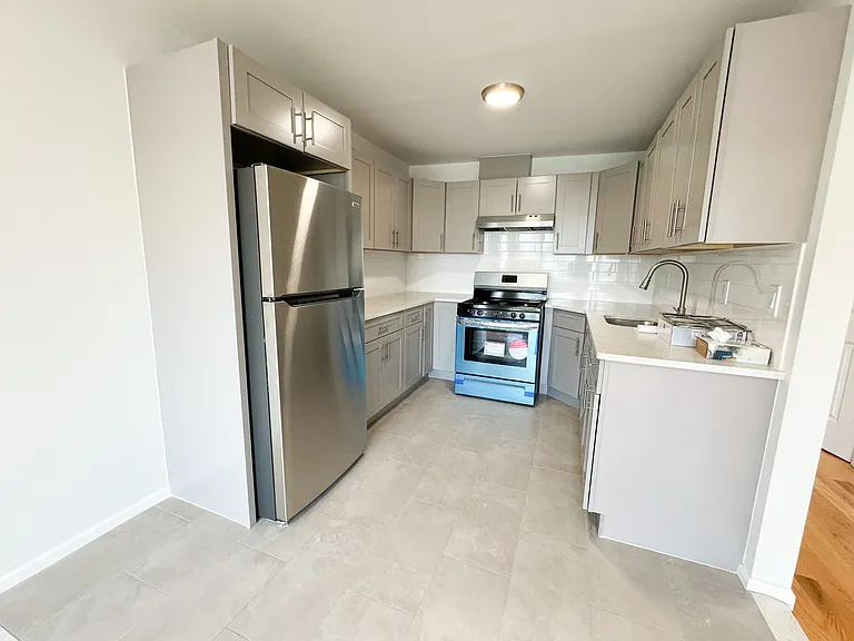 25-34 23rd St #O3 — Photo 3
