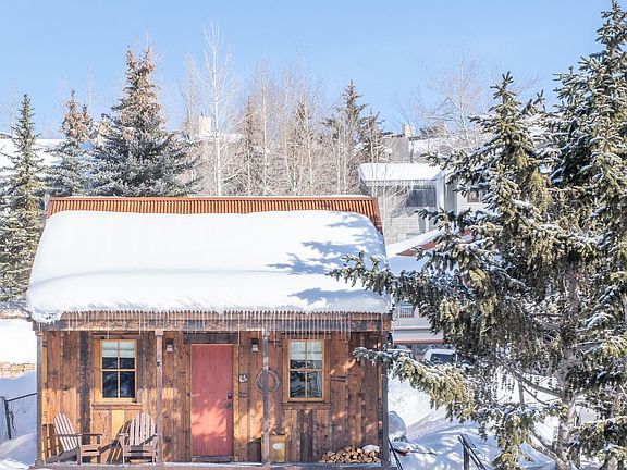 4th image of 585 Deer Valley Dr
