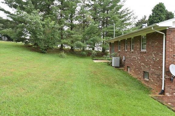 5th image of 909 Charway Dr
