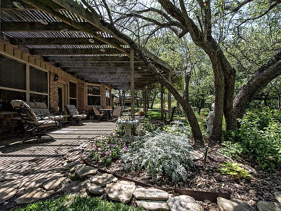 5th image of 1116 Sierra Dr