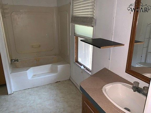 5th image of 603 Park St
