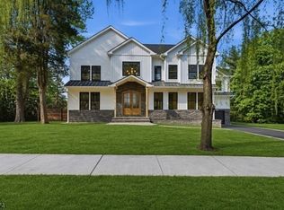 61 Hickory St, Metuchen Boro, NJ 08840