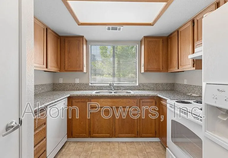 3180 Country Club Dr #3B — Photo 5