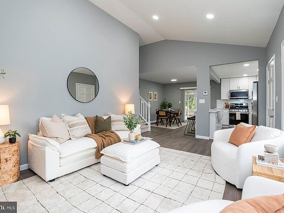 3rd image of 1 Clearspring Ct