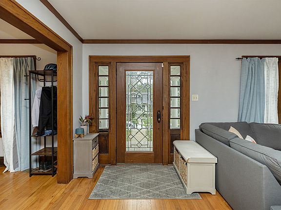 4th image of 708 34th St