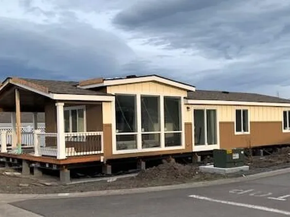 333 Mountain View Dr Unit 97, Talent, OR 97540