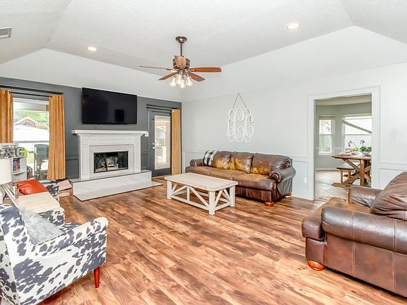 5th image of 612 Vaughn Dr S