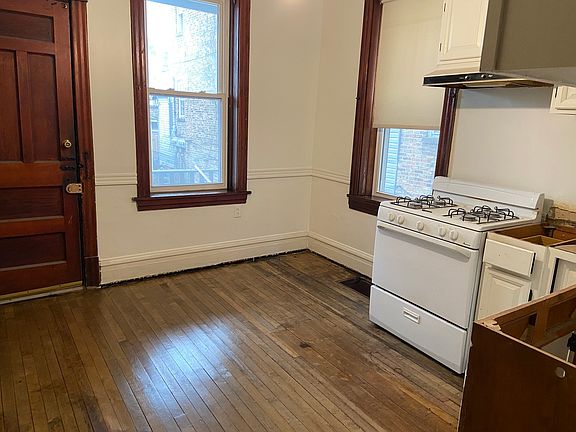 5th image of 2505 N Francisco Ave