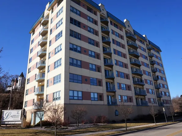 415 N Lake St, Port Washington, WI 53074