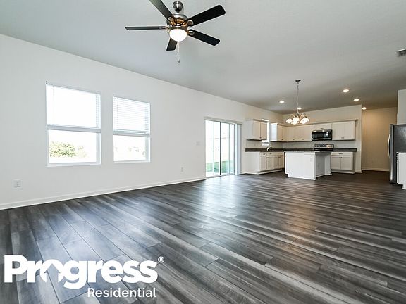 4th image of 741 Ocean Spray Dr