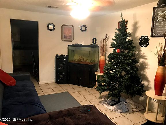 5th image of 7635 Club Duclay Dr