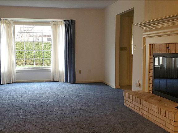 2nd image of 3294 Georgian Ct