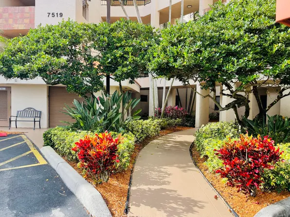 7519 La Paz Boulevard #307, Boca Raton, FL 33433