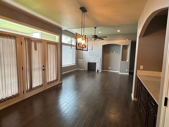 5th image of 509 Deville Dr