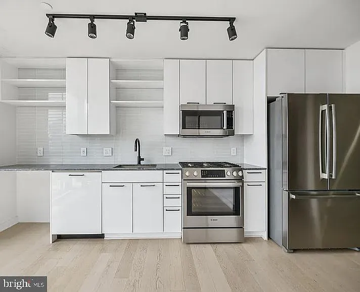 70 N St SE #811 — Photo 8