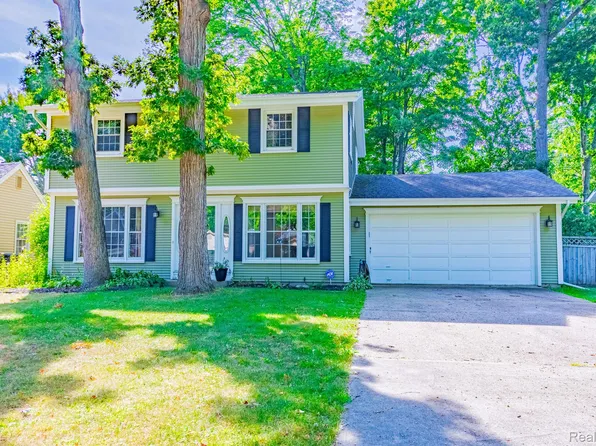 3027 Alden Ct, Port Huron, MI 48060