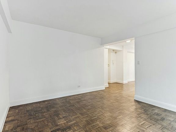 3rd image of 140 E 56th St APT 15G