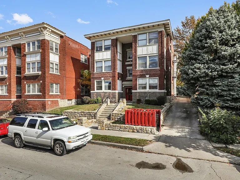 4111-4113 Walnut St — Photo 10