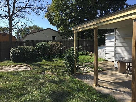 3rd image of 1939 Lynn Ave