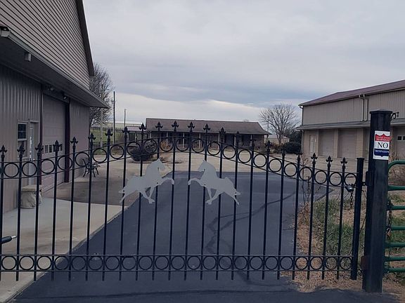 4th image of 120 Creekwood Way