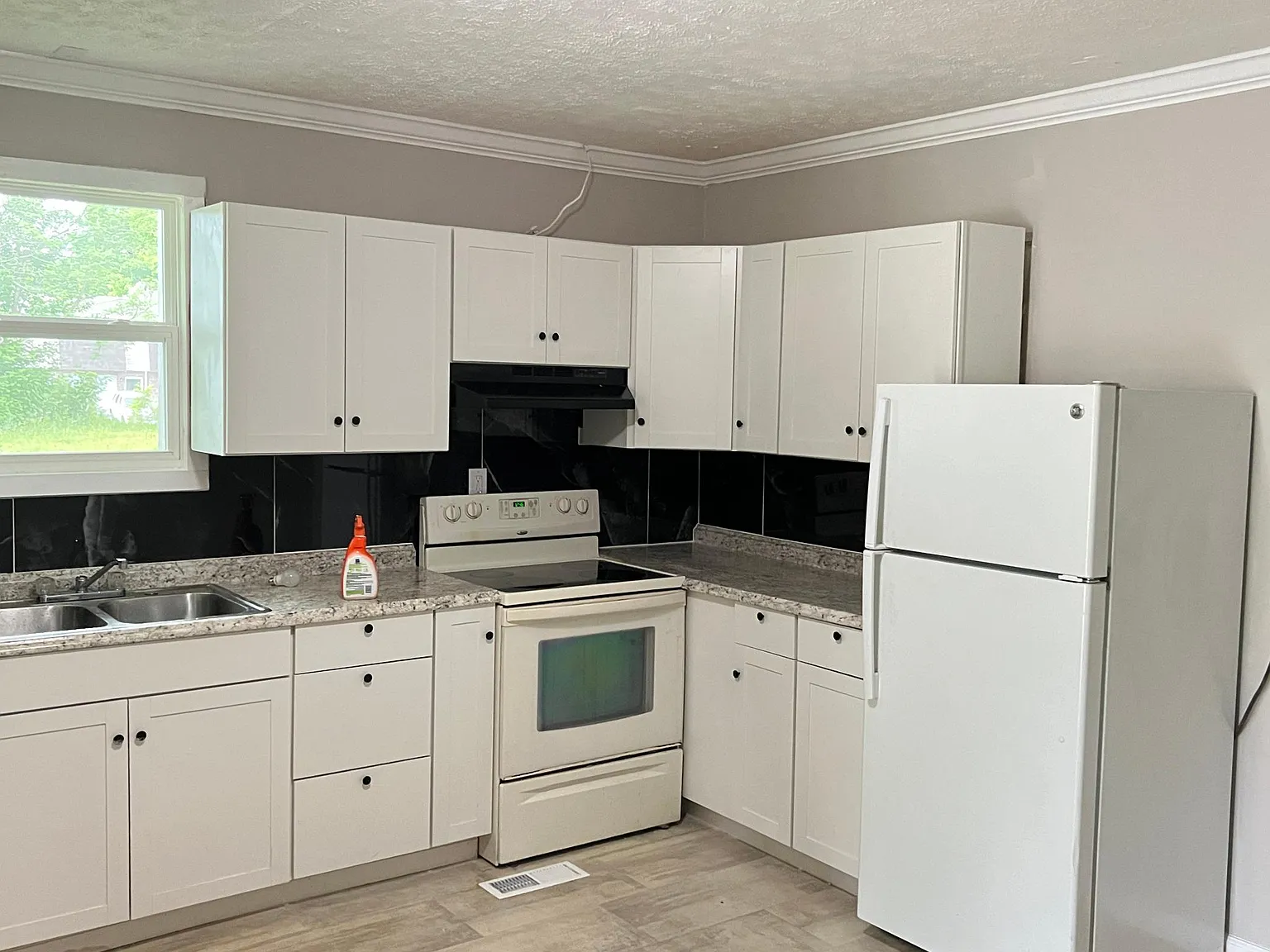 3 bed, 1400 sqft, $1,850 — Photo 4