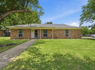 837 Springdale Rd, Bedford, TX 76021