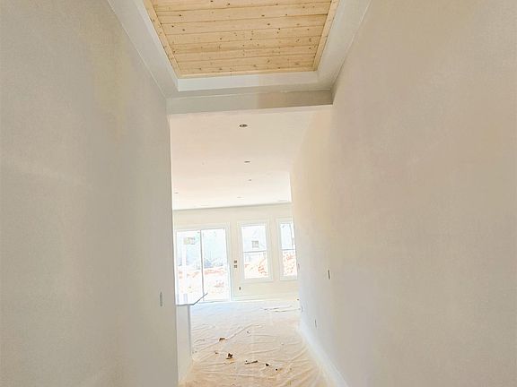 3rd image of 246 Artisan Dr