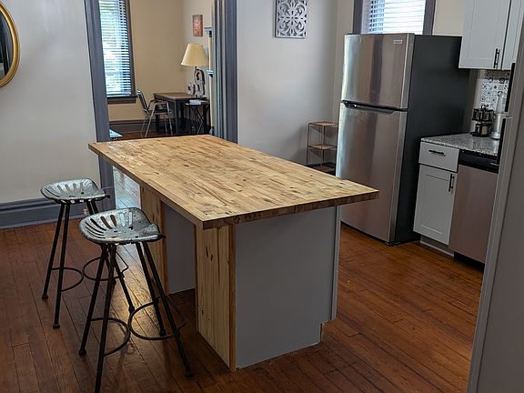 5th image of 3849 Blaine Ave #1