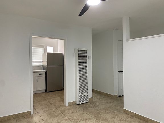 3rd image of 2278 Newport Blvd APT 6