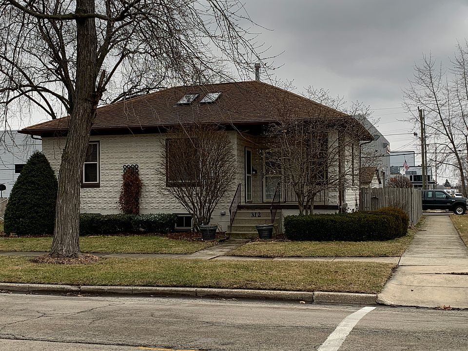 1st image of 312 N Michigan Ave